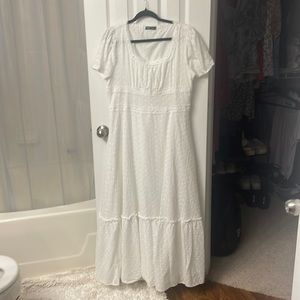 Size XXL, never worn dress, white with eyelets detail